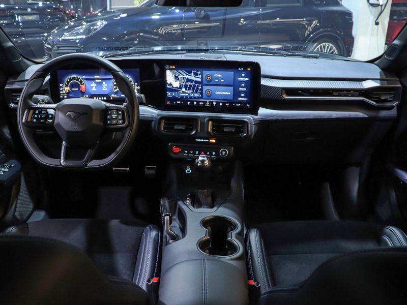 Ford MUSTANG 5.0 V8 GASOLINA DARK HORSE SELECTSHIFT 2025/2025 VIA BELLA VEÍCULOS ESPECIAIS CAXIAS DO SUL / Carros no Vale