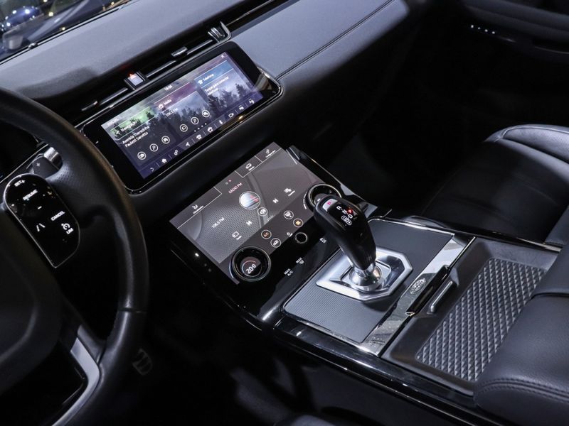 Land Rover RANGE ROVER EVOQUE 2.0 P250 FLEX R-DYNAMIC SE AWD AUTOMÁTICO 2019/2020 VIA BELLA VEÍCULOS ESPECIAIS CAXIAS DO SUL / Carros no Vale Land Rover RANGE ROVER EVOQUE 2.0 P250 FLEX R-DYNAMIC SE AWD AUTOMÁTICO 2019/2020 VIA BELLA VEÍCULOS ESPECIAIS CAXIAS DO SUL / Carros no Vale