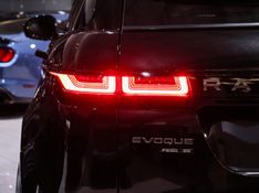 Land Rover RANGE ROVER EVOQUE 2.0 P250 FLEX R-DYNAMIC SE AWD AUTOMÁTICO 2019/2020 VIA BELLA VEÍCULOS ESPECIAIS CAXIAS DO SUL / Carros no Vale