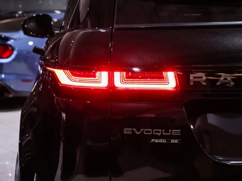 Land Rover RANGE ROVER EVOQUE 2.0 P250 FLEX R-DYNAMIC SE AWD AUTOMÁTICO 2019/2020 VIA BELLA VEÍCULOS ESPECIAIS CAXIAS DO SUL / Carros no Vale Land Rover RANGE ROVER EVOQUE 2.0 P250 FLEX R-DYNAMIC SE AWD AUTOMÁTICO 2019/2020 VIA BELLA VEÍCULOS ESPECIAIS CAXIAS DO SUL / Carros no Vale