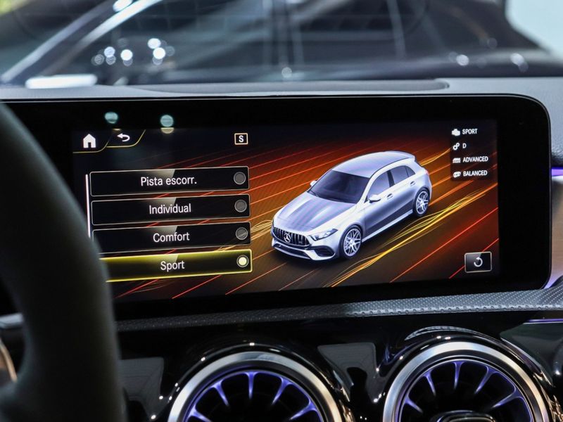 Mercedes-Benz A 45 AMG 2.0 CGI GASOLINA S 4MATIC SPEEDSHIFT 2022/2023 VIA BELLA VEÍCULOS ESPECIAIS CAXIAS DO SUL / Carros no Vale Mercedes-Benz A 45 AMG 2.0 CGI GASOLINA S 4MATIC SPEEDSHIFT 2022/2023 VIA BELLA VEÍCULOS ESPECIAIS CAXIAS DO SUL / Carros no Vale