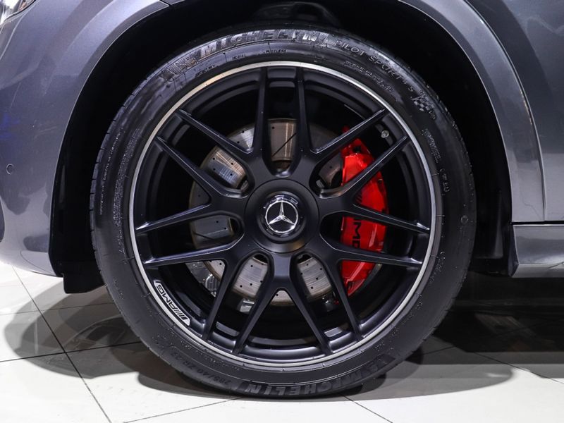 Mercedes-Benz GLE 63 AMG 4.0 V8 BITURBO GASOLINA COUPÉ S 4MATIC 9G-TRONIC 2023/2024 VIA BELLA VEÍCULOS ESPECIAIS CAXIAS DO SUL / Carros no Vale