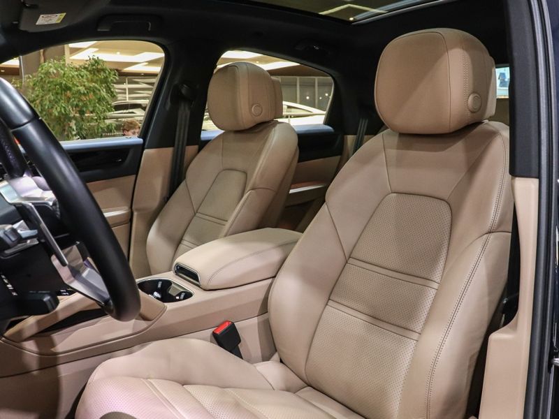 Porsche CAYENNE 3.0 V6 E-HYBRID COUPÉ AWD TIPTRONIC S 2021/2021 VIA BELLA VEÍCULOS ESPECIAIS CAXIAS DO SUL / Carros no Vale