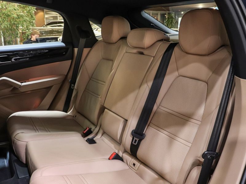 Porsche CAYENNE 3.0 V6 E-HYBRID COUPÉ AWD TIPTRONIC S 2021/2021 VIA BELLA VEÍCULOS ESPECIAIS CAXIAS DO SUL / Carros no Vale