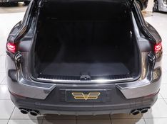Porsche CAYENNE 4.0 V8 GASOLINA S COUPÉ AWD TIPTRONIC S 2023/2024 VIA BELLA VEÍCULOS ESPECIAIS CAXIAS DO SUL / Carros no Vale