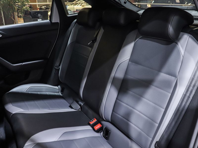 Volkswagen NIVUS 1.0 200 TSI TOTAL FLEX HIGHLINE AUTOMÁTICO 2021/2021 VIA BELLA VEÍCULOS ESPECIAIS CAXIAS DO SUL / Carros no Vale