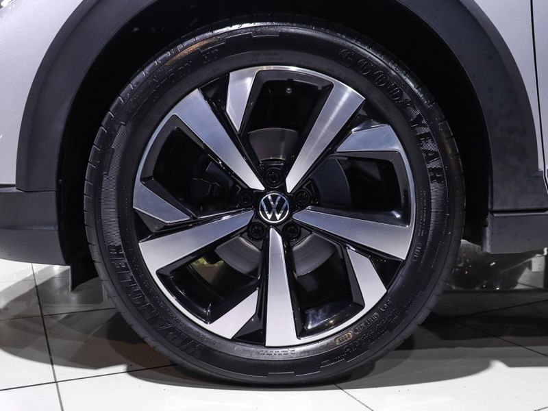 Volkswagen NIVUS 1.0 200 TSI TOTAL FLEX HIGHLINE AUTOMÁTICO 2021/2021 VIA BELLA VEÍCULOS ESPECIAIS CAXIAS DO SUL / Carros no Vale