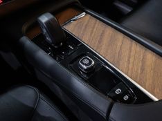 Volvo XC90 2.0 T8 RECHARGE PLUS AWD GEARTRONIC 2023/2024 VIA BELLA VEÍCULOS ESPECIAIS CAXIAS DO SUL / Carros no Vale