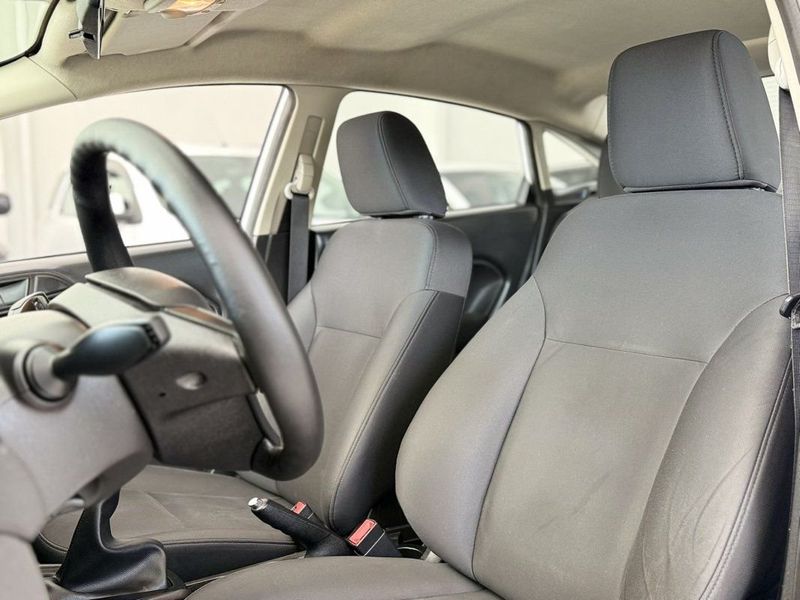 Ford FIESTA SEDAN SE 1.6 2011 SÓ MOTOS E AUTOMÓVEIS SANTA CRUZ DO SUL / Carros no Vale Ford FIESTA SEDAN SE 1.6 2011 SÓ MOTOS E AUTOMÓVEIS SANTA CRUZ DO SUL / Carros no Vale