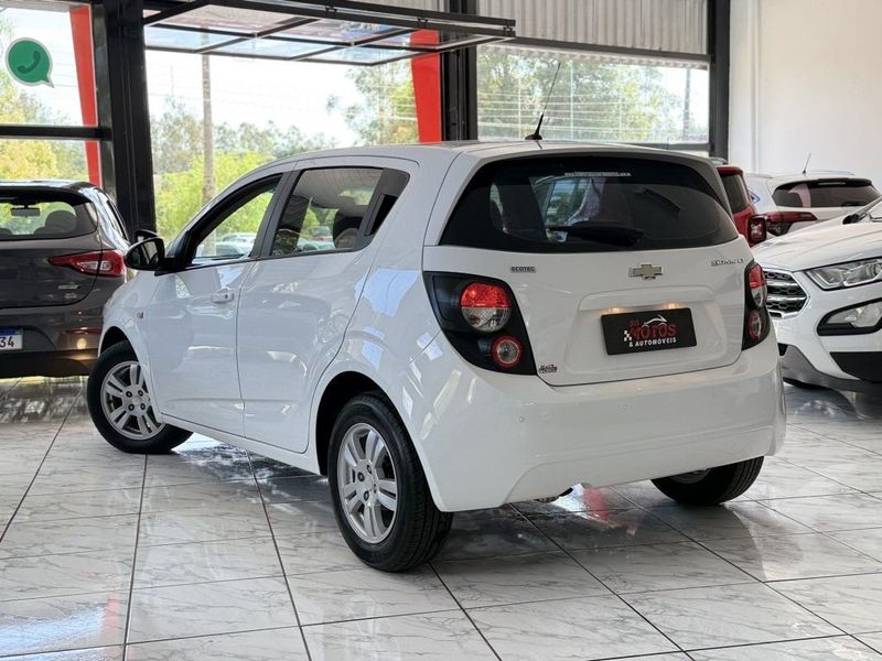 CHEVROLET SONIC HATCH LT 1.6 2014 SÓ MOTOS E AUTOMÓVEIS SANTA CRUZ DO SUL / Carros no Vale CHEVROLET SONIC HATCH LT 1.6 2014 SÓ MOTOS E AUTOMÓVEIS SANTA CRUZ DO SUL / Carros no Vale