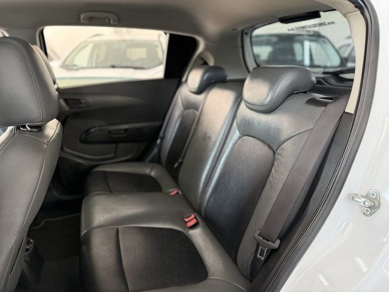 CHEVROLET SONIC HATCH LT 1.6 2014 SÓ MOTOS E AUTOMÓVEIS SANTA CRUZ DO SUL / Carros no Vale CHEVROLET SONIC HATCH LT 1.6 2014 SÓ MOTOS E AUTOMÓVEIS SANTA CRUZ DO SUL / Carros no Vale