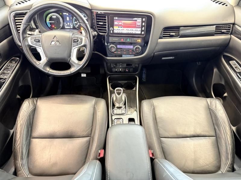 Mitsubishi Outlander Phev Hybrid 2.0 16v 4×4 2017/2018 COVEL VEICULOS ENCANTADO / Carros no Vale Mitsubishi Outlander Phev Hybrid 2.0 16v 4×4 2017/2018 COVEL VEICULOS ENCANTADO / Carros no Vale