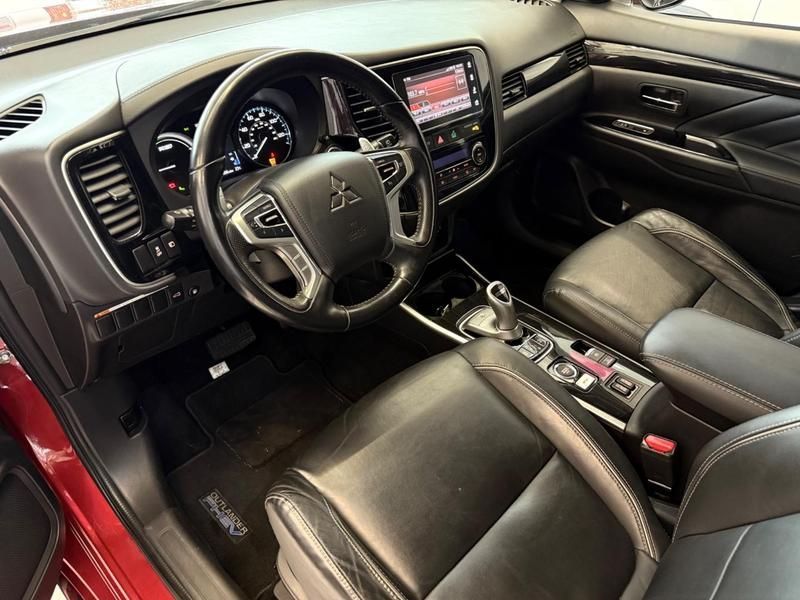 Mitsubishi Outlander Phev Hybrid 2.0 16v 4×4 2017/2018 COVEL VEICULOS ENCANTADO / Carros no Vale Mitsubishi Outlander Phev Hybrid 2.0 16v 4×4 2017/2018 COVEL VEICULOS ENCANTADO / Carros no Vale