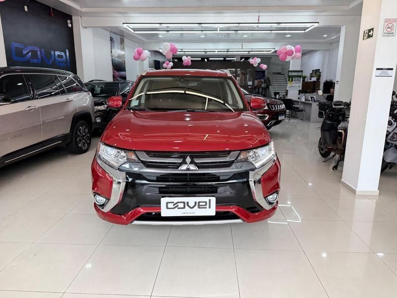 Mitsubishi Outlander Phev Hybrid 2.0 16v 4×4 2017/2018 COVEL VEICULOS ENCANTADO / Carros no Vale Mitsubishi Outlander Phev Hybrid 2.0 16v 4×4 2017/2018 COVEL VEICULOS ENCANTADO / Carros no Vale