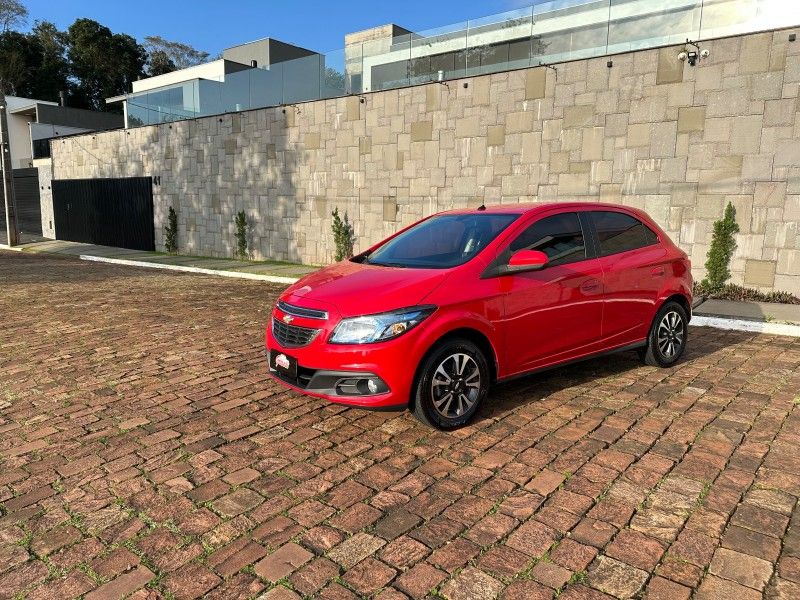 Chevrolet ONIX LTZ 1.4 2013 GRASSI VEÍCULOS LAJEADO / Carros no Vale