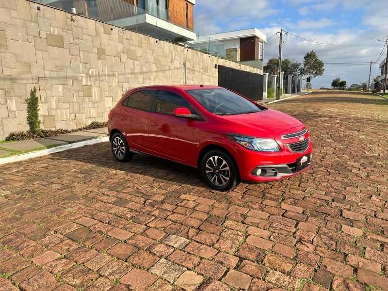 Chevrolet ONIX LTZ 1.4 2013 GRASSI VEÍCULOS LAJEADO / Carros no Vale