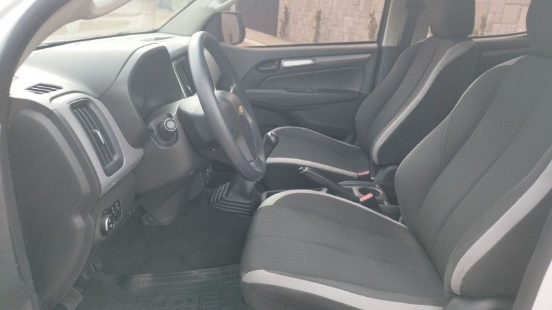 Chevrolet S10 LS 2.8 TDI 2023 GRASSI VEÍCULOS LAJEADO / Carros no Vale