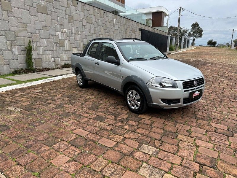 Fiat STRADA WORKING 1.4 CD 2013 GRASSI VEÍCULOS LAJEADO / Carros no Vale