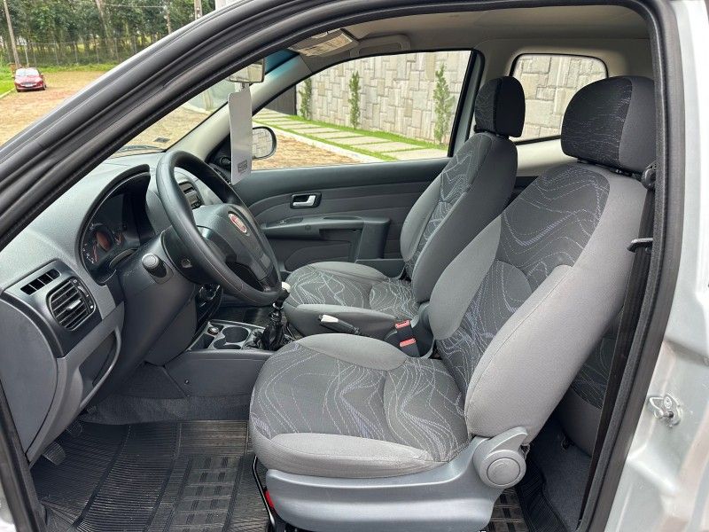 Fiat STRADA WORKING 1.4 CD 2013 GRASSI VEÍCULOS LAJEADO / Carros no Vale