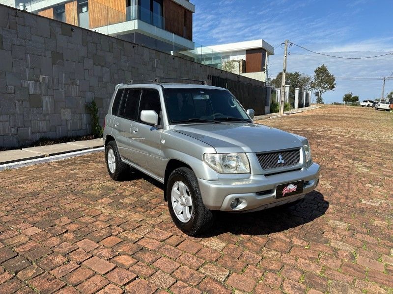 Mitsubishi PAJERO TR4 2.0 2005 GRASSI VEÍCULOS LAJEADO / Carros no Vale