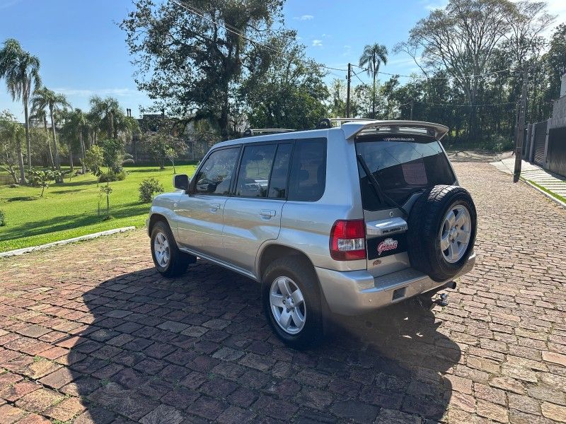 Mitsubishi PAJERO TR4 2.0 2005 GRASSI VEÍCULOS LAJEADO / Carros no Vale