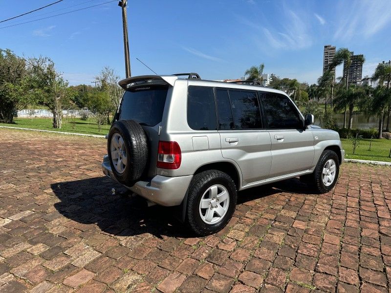 Mitsubishi PAJERO TR4 2.0 2005 GRASSI VEÍCULOS LAJEADO / Carros no Vale