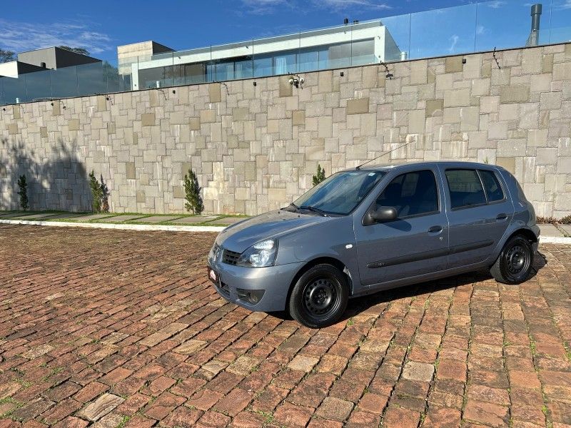 Renault CLIO CAMPUS 1.0 2010 GRASSI VEÍCULOS LAJEADO / Carros no Vale Renault CLIO CAMPUS 1.0 2010 GRASSI VEÍCULOS LAJEADO / Carros no Vale