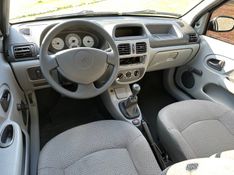 Renault CLIO CAMPUS 1.0 2010 GRASSI VEÍCULOS LAJEADO / Carros no Vale
