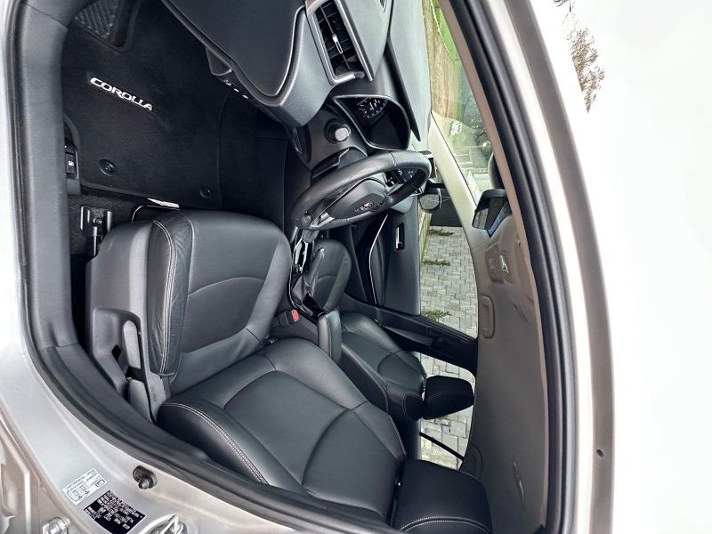 Toyota COROLLA XEi 2.0 2024 GRASSI VEÍCULOS LAJEADO / Carros no Vale