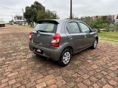 Toyota ETIOS XS 1.3 2013 GRASSI VEÍCULOS LAJEADO / Carros no Vale