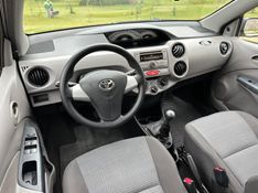 Toyota ETIOS XS 1.3 2013 GRASSI VEÍCULOS LAJEADO / Carros no Vale