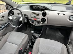 Toyota ETIOS XS 1.3 2013 GRASSI VEÍCULOS LAJEADO / Carros no Vale