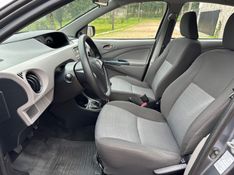 Toyota ETIOS XS 1.3 2013 GRASSI VEÍCULOS LAJEADO / Carros no Vale