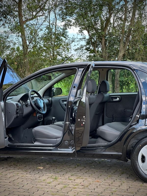 Chevrolet CORSA SEDAN PREMIUM 1.4 2011 NEUMANN VEÍCULOS ARROIO DO MEIO / Carros no Vale Chevrolet CORSA SEDAN PREMIUM 1.4 2011 NEUMANN VEÍCULOS ARROIO DO MEIO / Carros no Vale