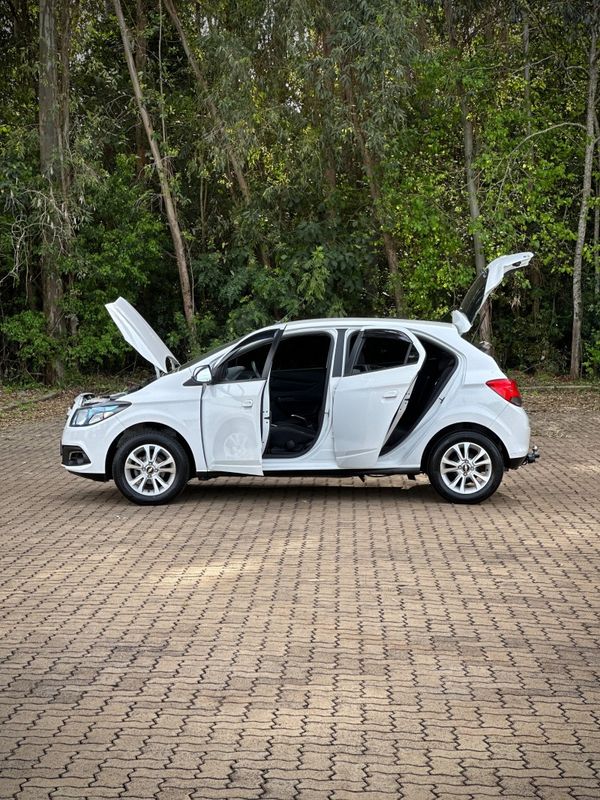 Chevrolet ONIX LTZ 1.4 2014 NEUMANN VEÍCULOS ARROIO DO MEIO / Carros no Vale Chevrolet ONIX LTZ 1.4 2014 NEUMANN VEÍCULOS ARROIO DO MEIO / Carros no Vale