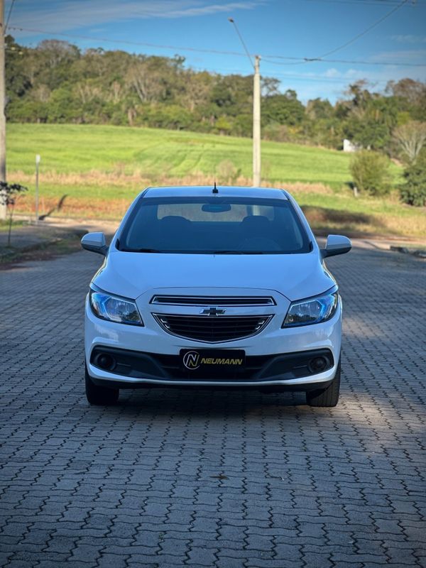 Chevrolet PRISMA LT 1.4 2014 NEUMANN VEÍCULOS ARROIO DO MEIO / Carros no Vale Chevrolet PRISMA LT 1.4 2014 NEUMANN VEÍCULOS ARROIO DO MEIO / Carros no Vale