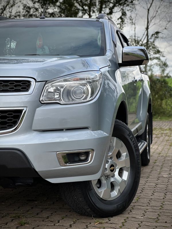 Chevrolet S10 LTZ 2.4 2013 NEUMANN VEÍCULOS ARROIO DO MEIO / Carros no Vale Chevrolet S10 LTZ 2.4 2013 NEUMANN VEÍCULOS ARROIO DO MEIO / Carros no Vale