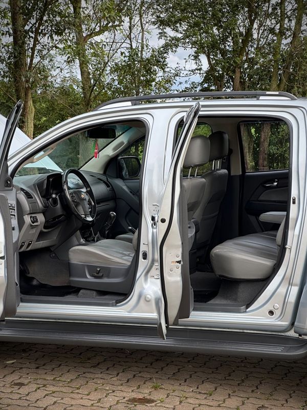 Chevrolet S10 LTZ 2.4 2013 NEUMANN VEÍCULOS ARROIO DO MEIO / Carros no Vale Chevrolet S10 LTZ 2.4 2013 NEUMANN VEÍCULOS ARROIO DO MEIO / Carros no Vale