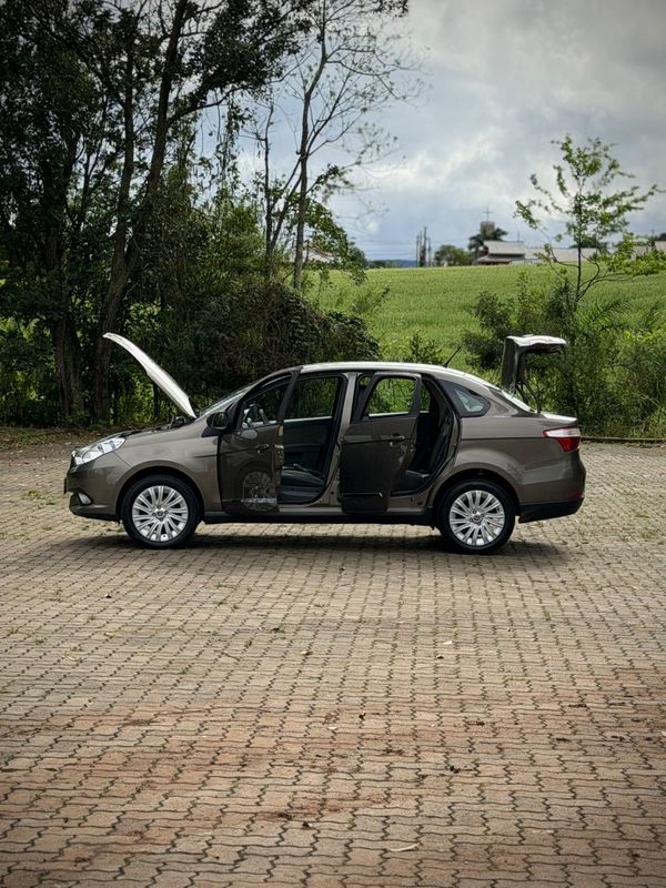 Fiat GRAND SIENA ESSENCE 1.6 2015 NEUMANN VEÍCULOS ARROIO DO MEIO / Carros no Vale Fiat GRAND SIENA ESSENCE 1.6 2015 NEUMANN VEÍCULOS ARROIO DO MEIO / Carros no Vale
