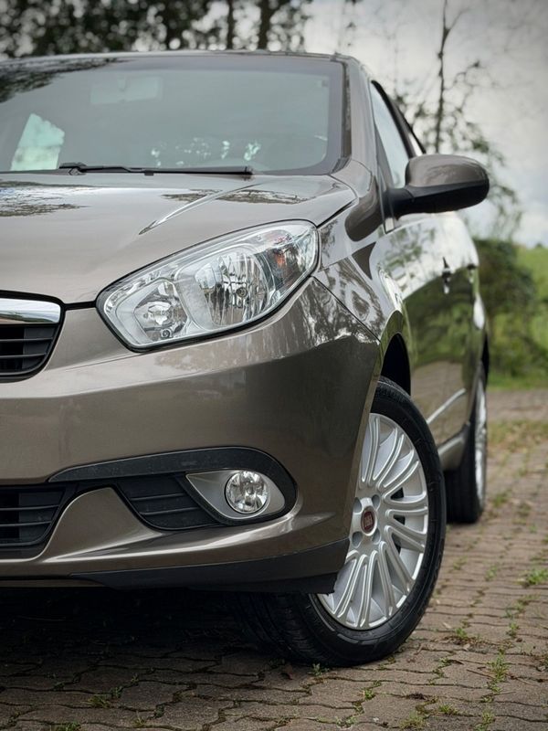 Fiat GRAND SIENA ESSENCE 1.6 2015 NEUMANN VEÍCULOS ARROIO DO MEIO / Carros no Vale Fiat GRAND SIENA ESSENCE 1.6 2015 NEUMANN VEÍCULOS ARROIO DO MEIO / Carros no Vale