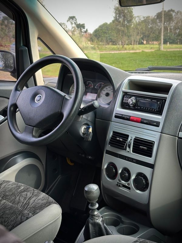 Fiat IDEA HLX 1.8 2006 NEUMANN VEÍCULOS ARROIO DO MEIO / Carros no Vale