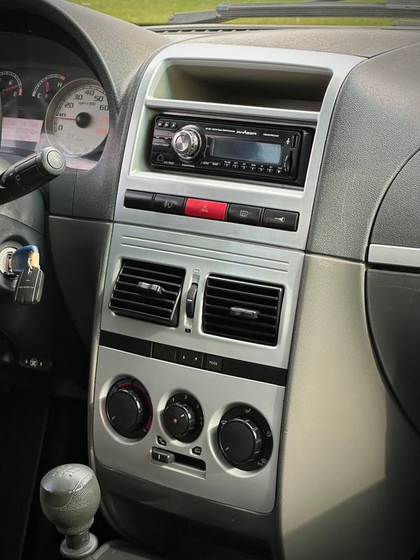 Fiat IDEA HLX 1.8 2006 NEUMANN VEÍCULOS ARROIO DO MEIO / Carros no Vale