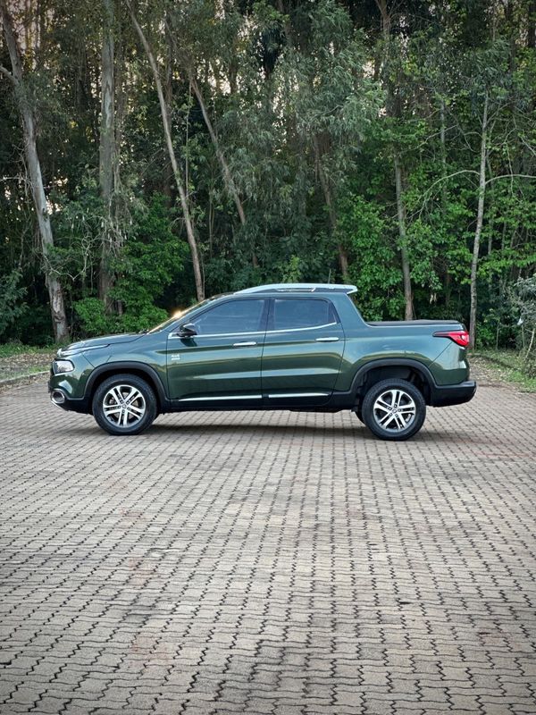 Fiat TORO VOLCANO 2.0 2018 NEUMANN VEÍCULOS ARROIO DO MEIO / Carros no Vale