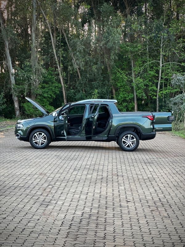 Fiat TORO VOLCANO 2.0 2018 NEUMANN VEÍCULOS ARROIO DO MEIO / Carros no Vale