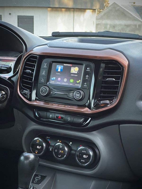 Fiat TORO VOLCANO 2.0 2018 NEUMANN VEÍCULOS ARROIO DO MEIO / Carros no Vale