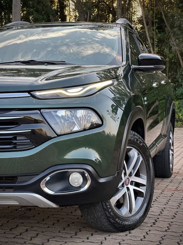Fiat TORO VOLCANO 2.0 2018 NEUMANN VEÍCULOS ARROIO DO MEIO / Carros no Vale