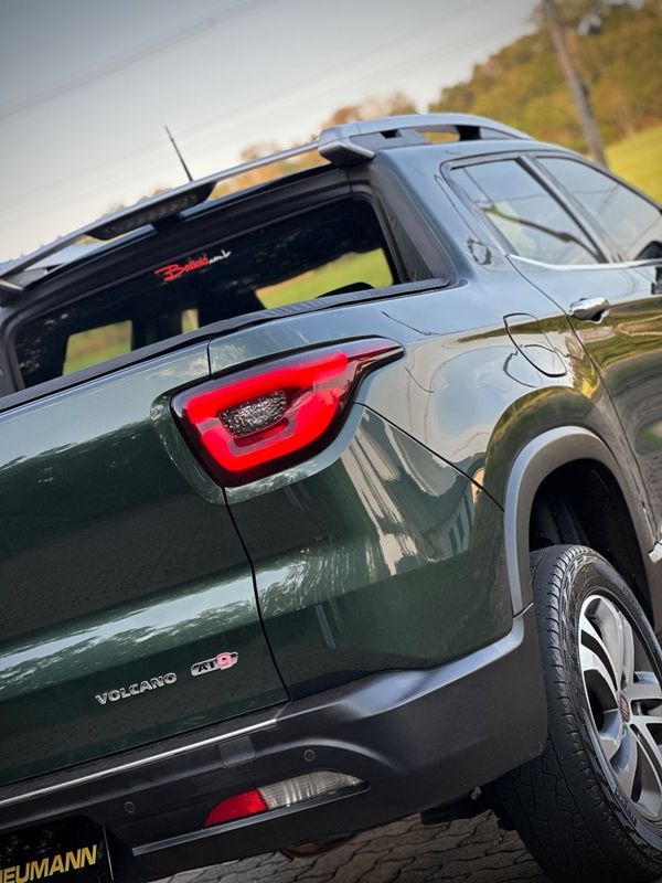 Fiat TORO VOLCANO 2.0 2018 NEUMANN VEÍCULOS ARROIO DO MEIO / Carros no Vale