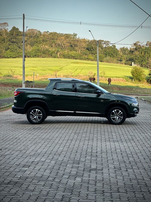 Fiat TORO VOLCANO 2.0 2018 NEUMANN VEÍCULOS ARROIO DO MEIO / Carros no Vale