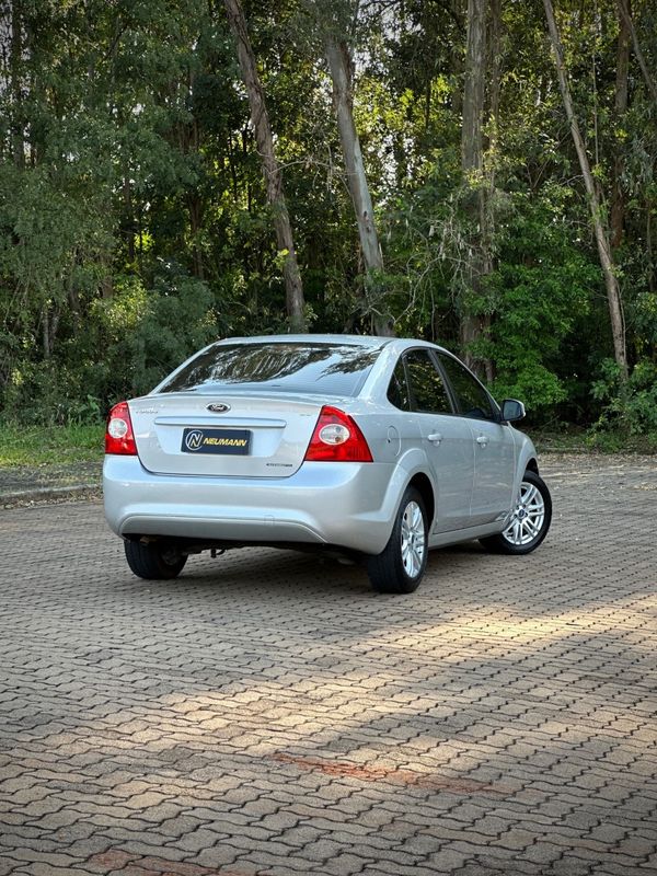 Ford FOCUS SEDAN 2.0 2013 NEUMANN VEÍCULOS ARROIO DO MEIO / Carros no Vale