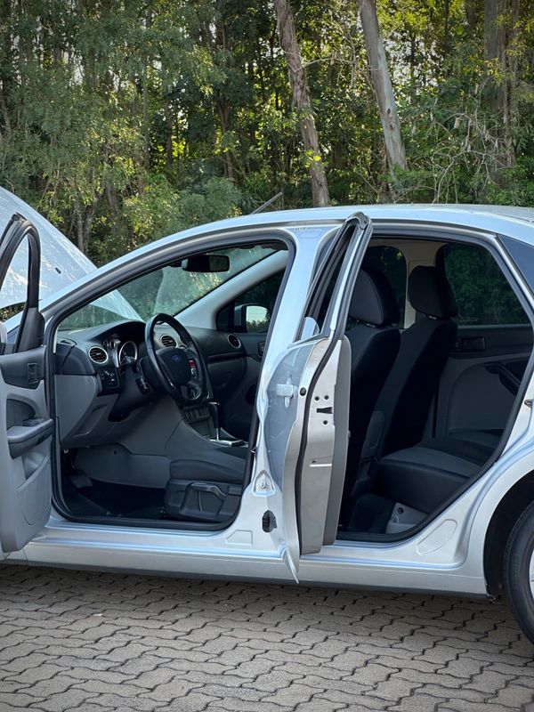 Ford FOCUS SEDAN 2.0 2013 NEUMANN VEÍCULOS ARROIO DO MEIO / Carros no Vale